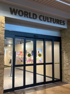 Putnam Celebrates Ribbon Cutting for New World Culture Gallery