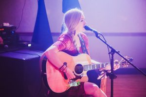 Quad-Cities Country Singer-Songwriter to Launch New Female Vocalist Series