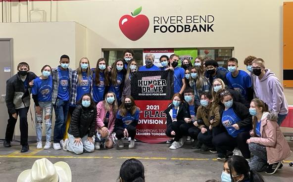 Bettendorf High School Student Council Helps Feed The Hungry In The Quad-Cities