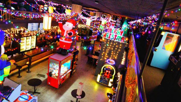Analog Moline Returns with Holiday Pop-Up, Super Awesome Christmas Time II
