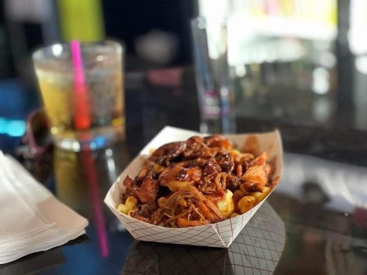 Quad-Cities' Stevie's Eatz Is Good Eatin', Doc Says