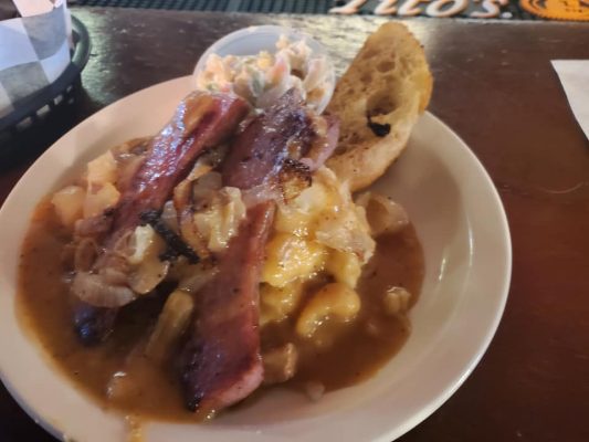 Mac's Tavern Food Is Everything You'd Want And More, Says Doc Kaalberg