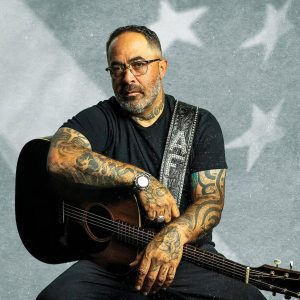 Aaron Lewis Playing Acoustic Gig Friday At Bettendorf's Isle Casino