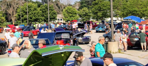 Quad City Cruisers Cruise In Taking Place Today In Davenport