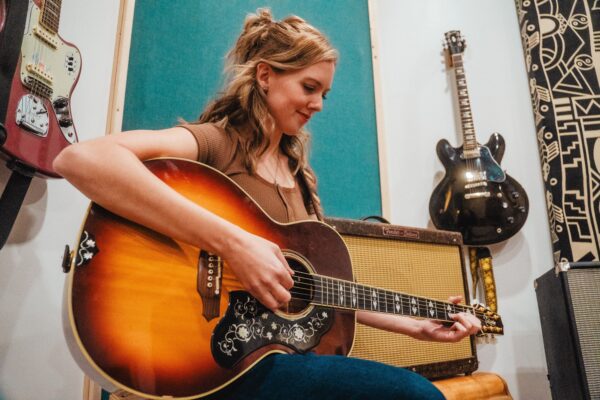 Bettendorf native Molly Conrad Returns to Play Davenport Gigs