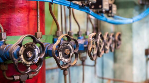 A Complete Guide to Choosing the Best Valves for Manufacturing Facilities - QuadCities.com