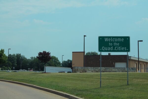 Welcome to the Quad Cities sign