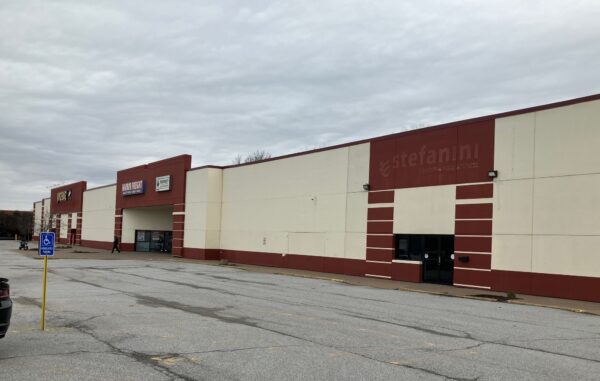 The former retail space, on the right, at 1010 E. Kimberly Road, Davenport, will be renovated to house the Davenport North YMCA. (photo by Jonathan Turner)