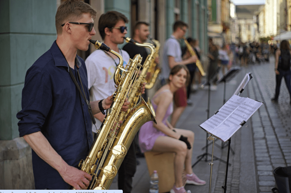 How Local Entertainment Habits Change When Attention Spans Shrink